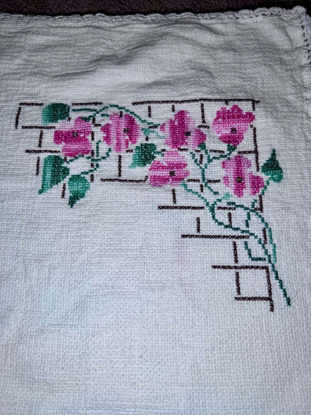 Vintage Hand-Embroidered Floral Cross-Stitch Linen Table Runner with Crochet Lac